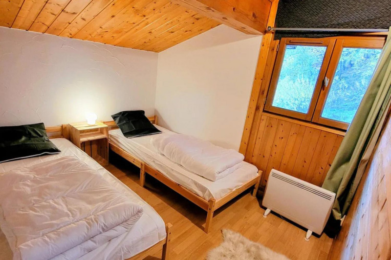chalet-8-personnes-11-1462840 chalet-8-personnes-11-1462840