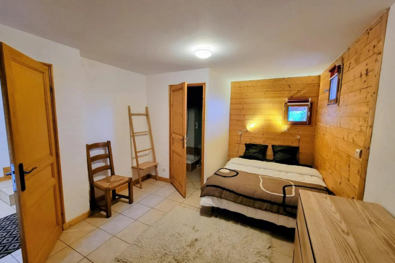 chalet-8-personnes-7-1462836 chalet-8-personnes-7-1462836