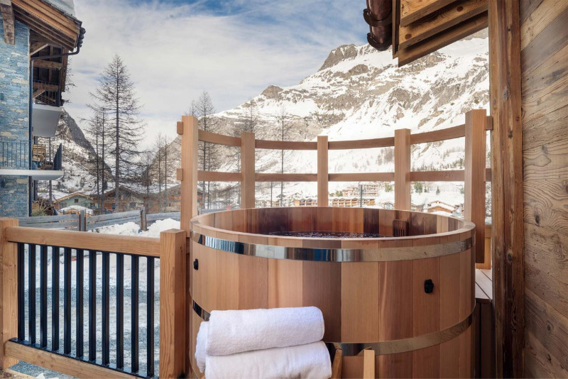 chalet-arda-hottub-1452879 chalet-arda-hottub-1452879