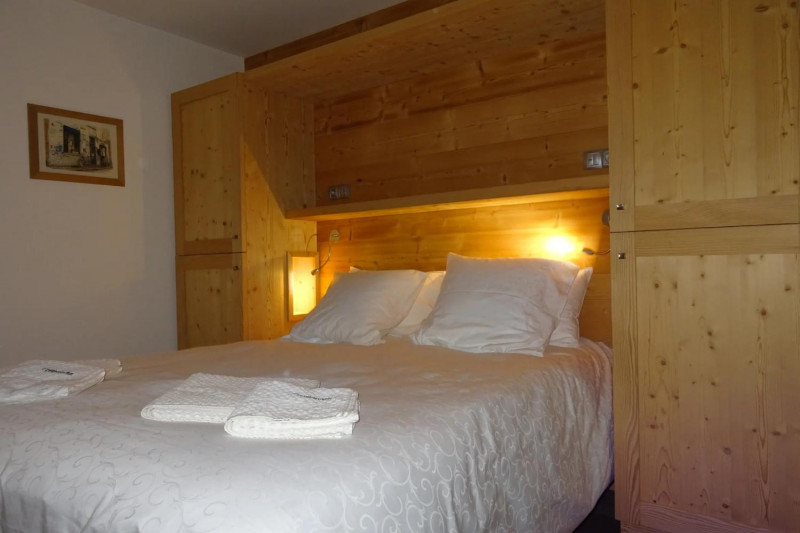chalet-bouc-blanc-9-1460179 chalet-bouc-blanc-9-1460179
