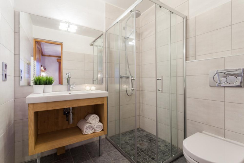 chalet-charmille-meribel-bathroom-1453170