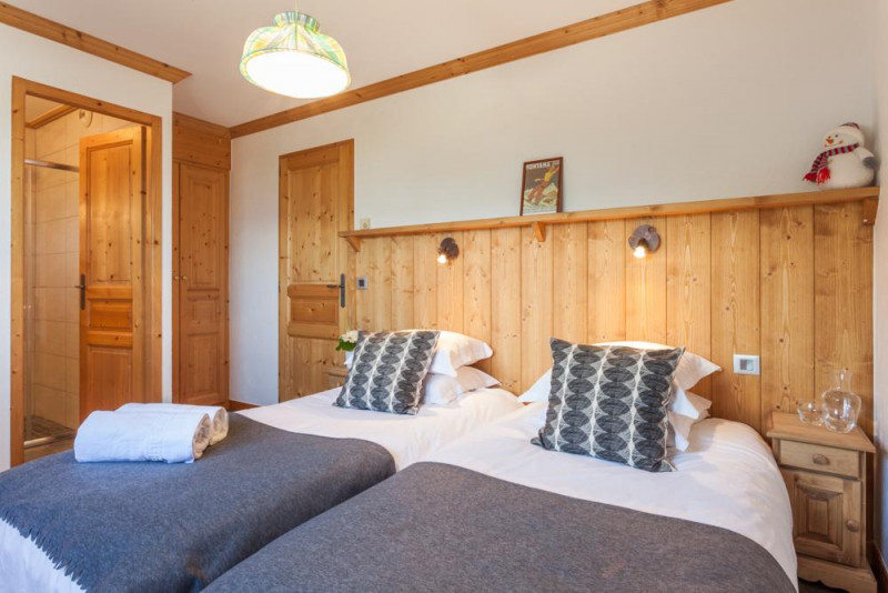 chalet-charmille-meribel-bedroom-1-1453171