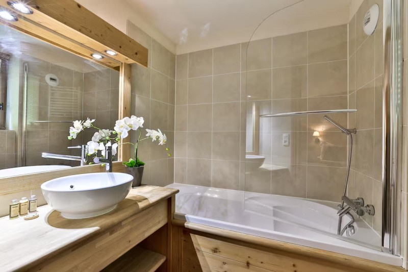 chalet-cote-paul-3-val-d-isere-bathroom-1453052 chalet-cote-paul-3-val-d-isere-bathroom-1453052