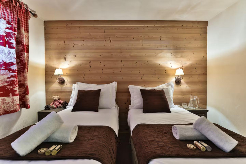 chalet-cote-paul-3-val-d-isere-twin-bedroom-1453051 chalet-cote-paul-3-val-d-isere-twin-bedroom-1453051