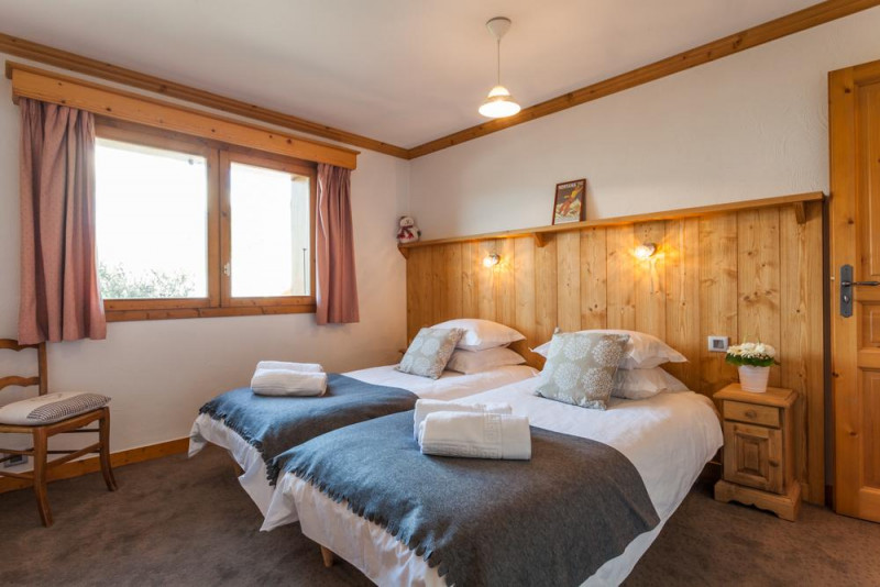 chalet-covie-meribel-bedroom-2-1453151 chalet-covie-meribel-bedroom-2-1453151