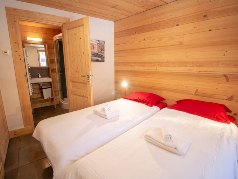 chalet-croquette-meribel-bedroom-2-326157