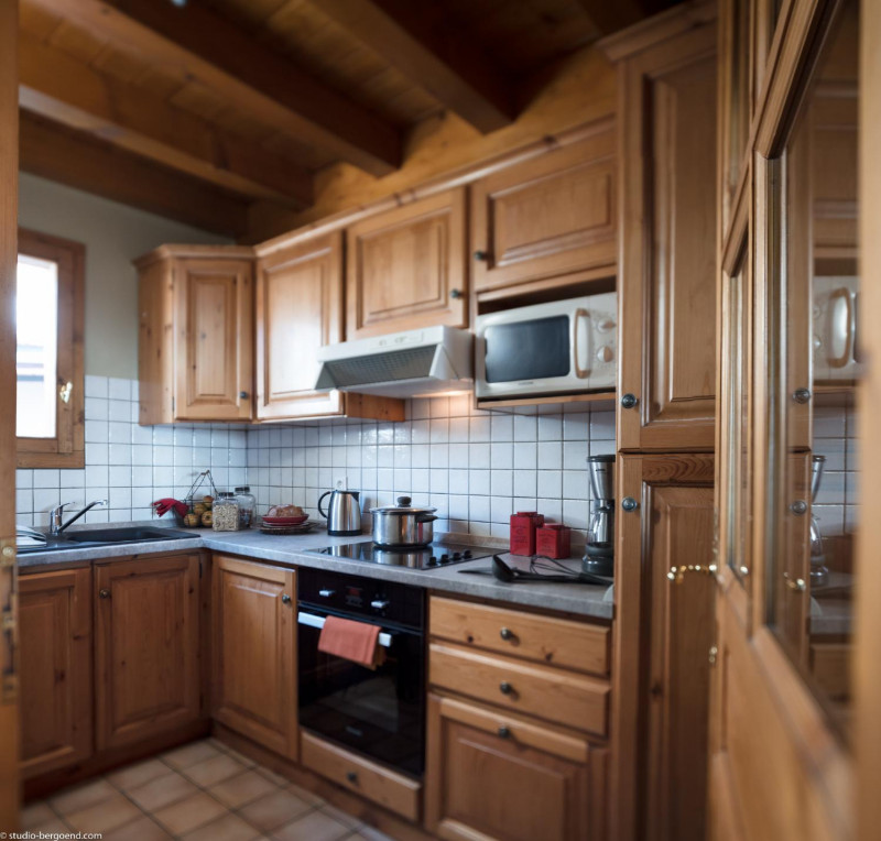 chalet-des-cimes-la-plagne-3p6-kitchen-313418
