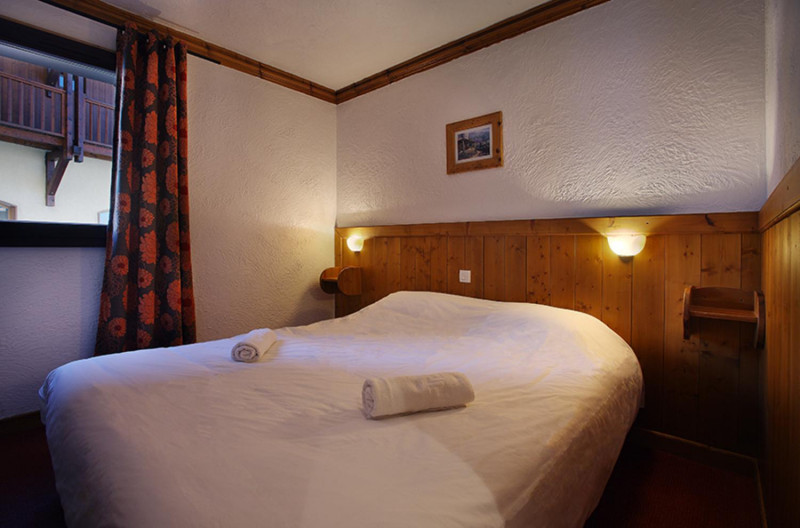 chalet-hermine-val-thorens-double-bedroom-1094971
