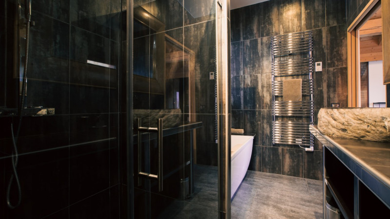 chalet-impala-meribel-bathroom-3-min-355668