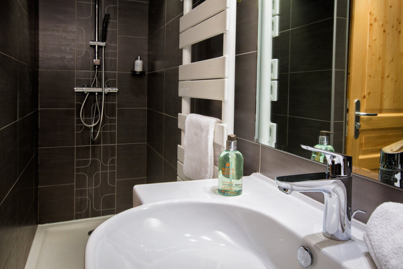 chalet-la-petite-meribel-showe-394573