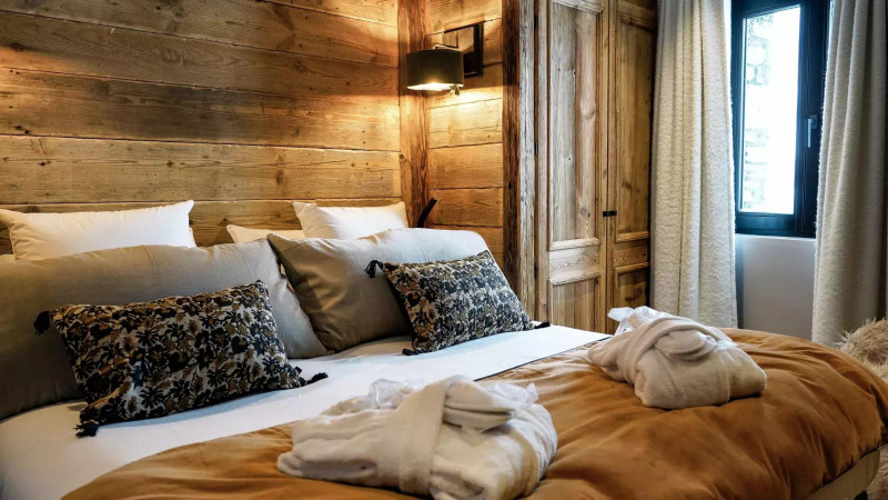 chalet-le-cre-t-location-chalets-covarel-val-d-ise-re-alpes-france-chambre-4-1-jpg-1450403