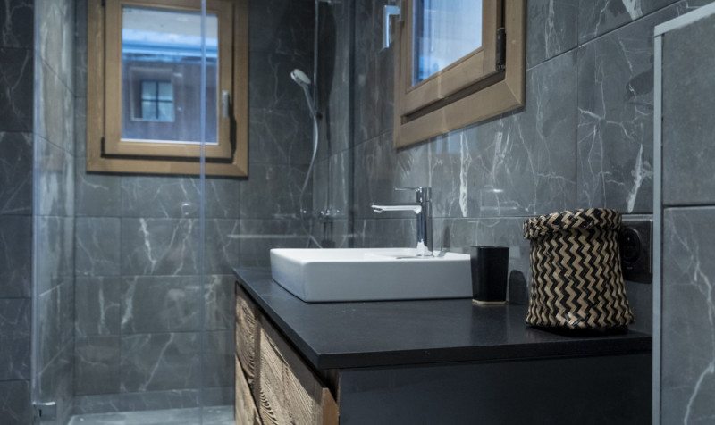 chalet-panda-lodge-meribel-bathroom-1453055