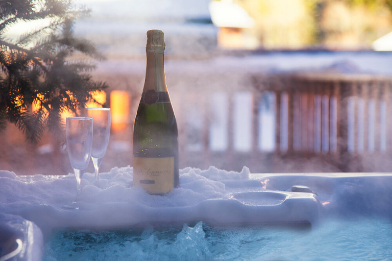 chalet-snowbel-meribel-hot-tub-394577