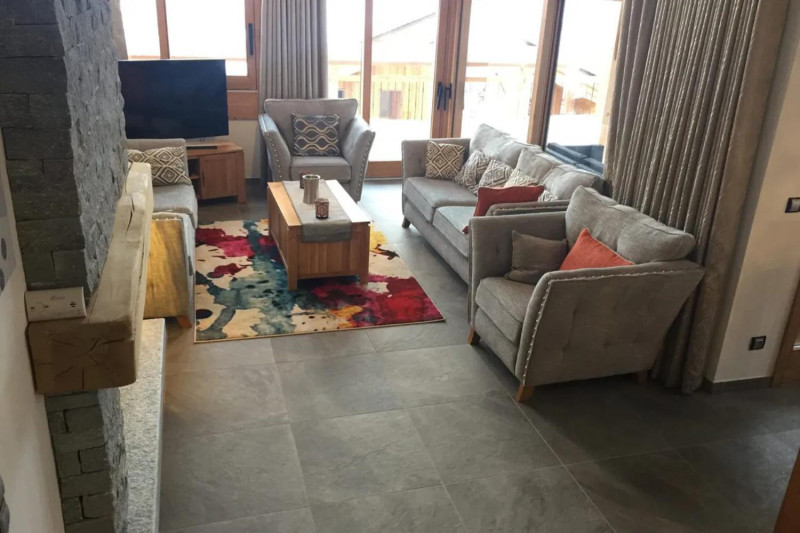 chalet-tawny-1-1463194