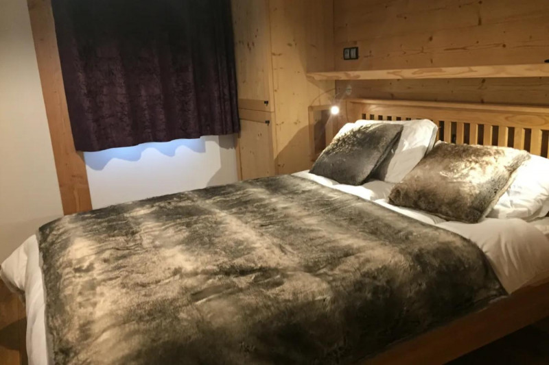 chalet-tawny-11-1463206
