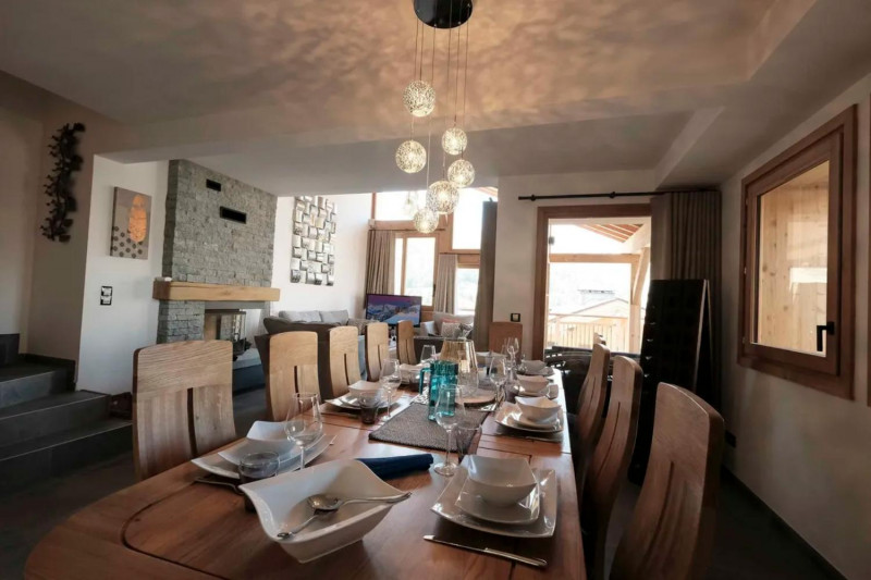 chalet-tawny-2-1463195