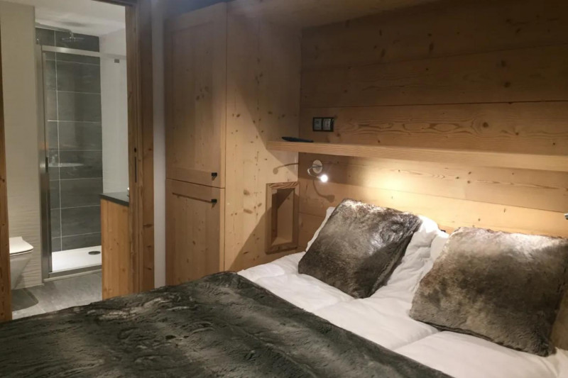 chalet-tawny-9-1463202