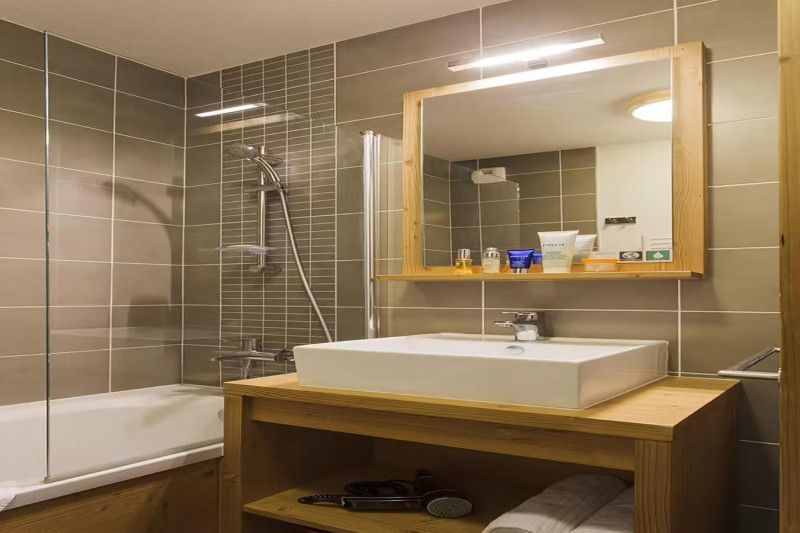 coeur-des-loges-menuires-s12v-bathroom-461370