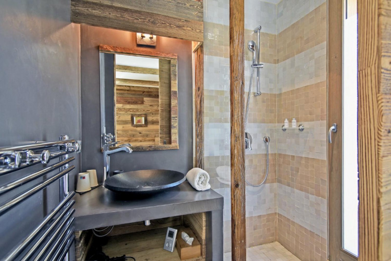 d13c033a-5546-4fb2-84e0-7867be4eff5c-1451142