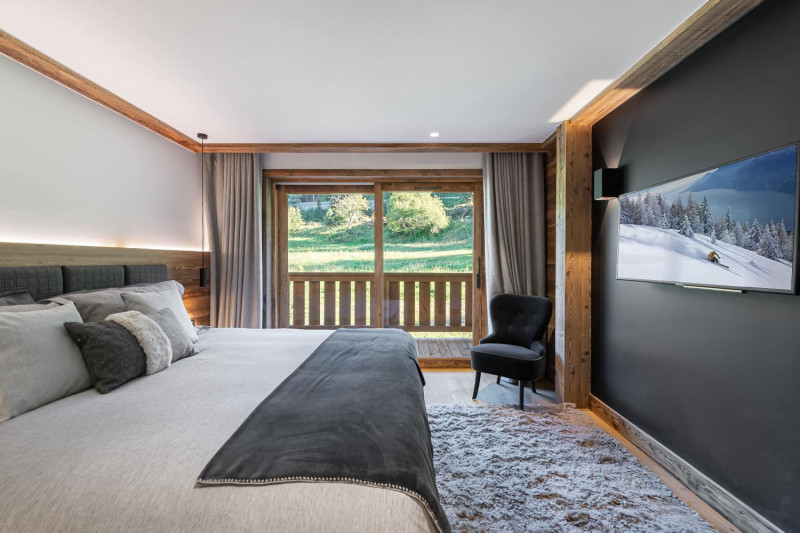 d1fc1fde-c6ac-4380-8a3e-be84542c38b0-1451503