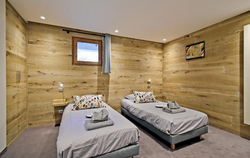 d3231e32-e510-46b5-8bb4-db6efda1dff9-1451117