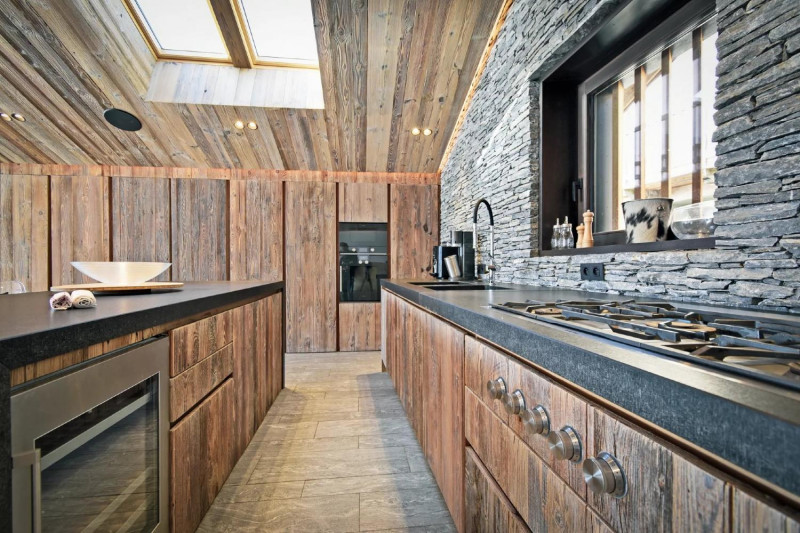 d726d896-bd46-4be0-9644-eae8d7e3226c-1451070