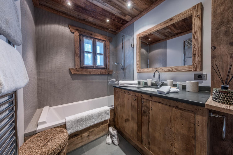 de005252-7021-47c1-a8fc-376a057cafcf-1451640