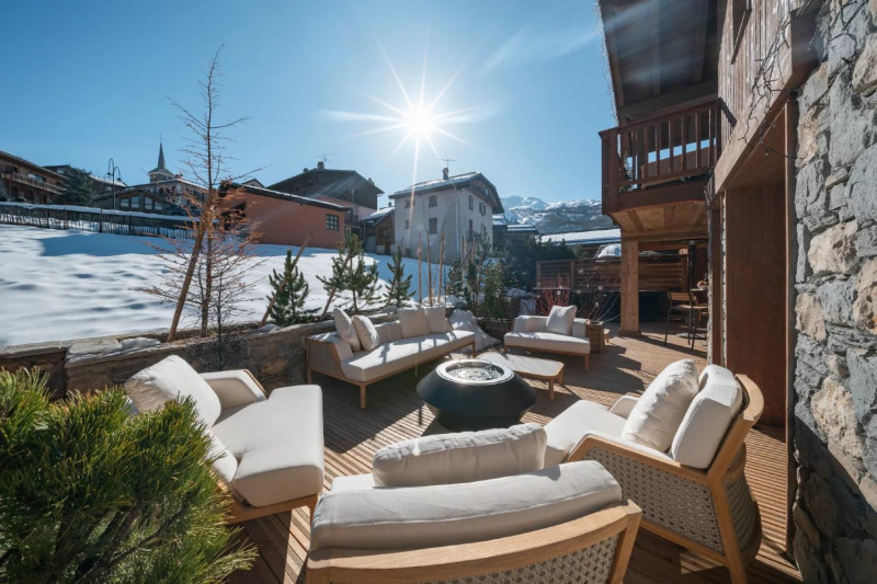 e2065ede-474e-4eb4-8b67-01c0182d5b5a-1267102