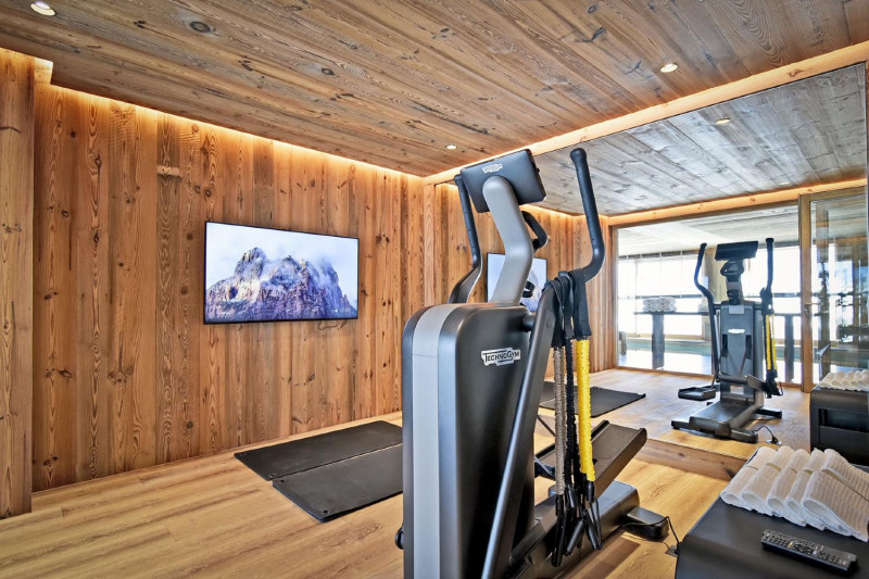 ebaf7da4-9e7c-46e9-8190-2fc3395fde67-1451077