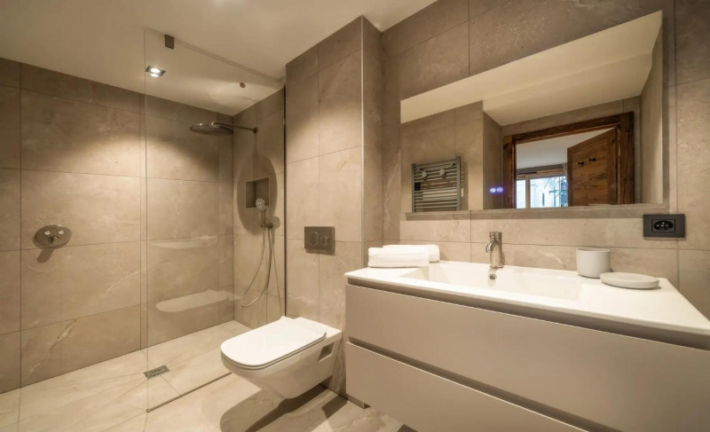 elevation-alps-snow-star-lodge-bedroom-3-enuite-shower-room-1462372 elevation-alps-snow-star-lodge-bedroom-3-enuite-shower-room-1462372