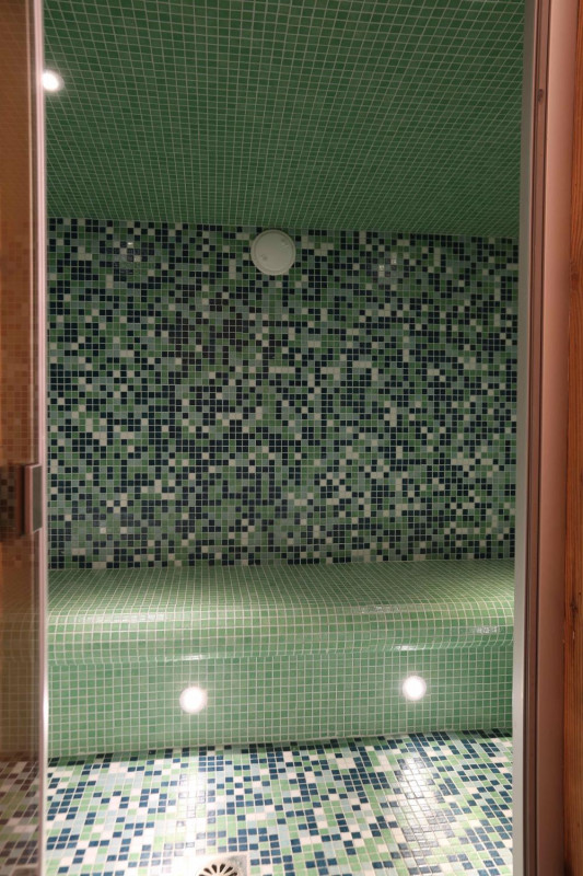 f0d97973-cd35-4f55-b449-c682f954e55d-1451911