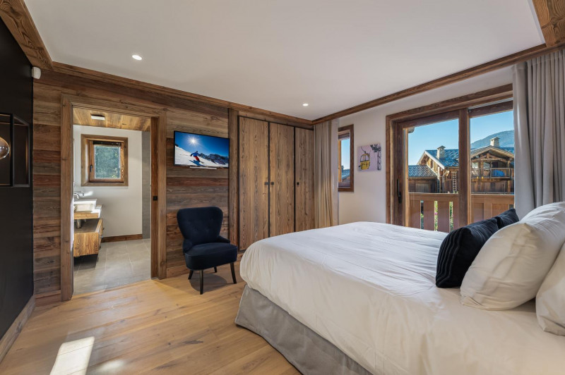 f9e371e7-c121-402a-8306-383d2d39a4b8-1451507