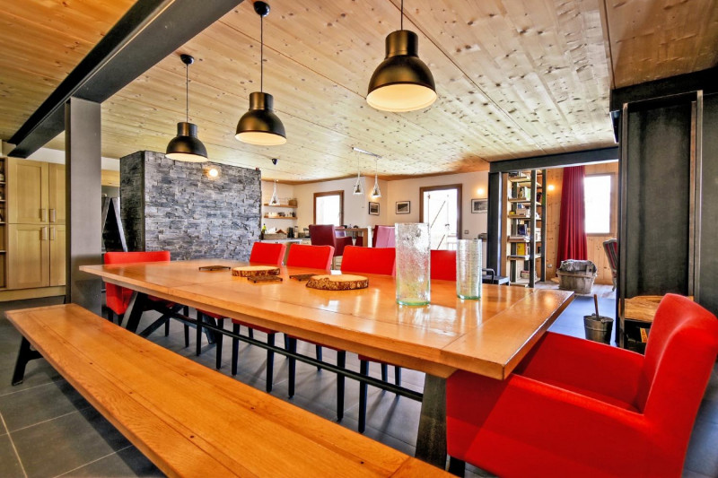 ff132189-faea-4d91-8bd1-0d9e9a3ddd5f-1451120