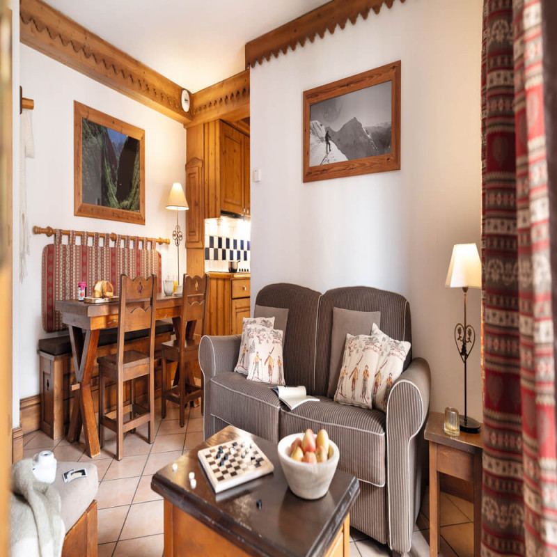 ginabelle-chamonix-living-room-2-1460766