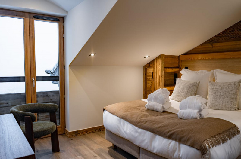 hotel-steamboat-courchevel-app-b16-5-1465017