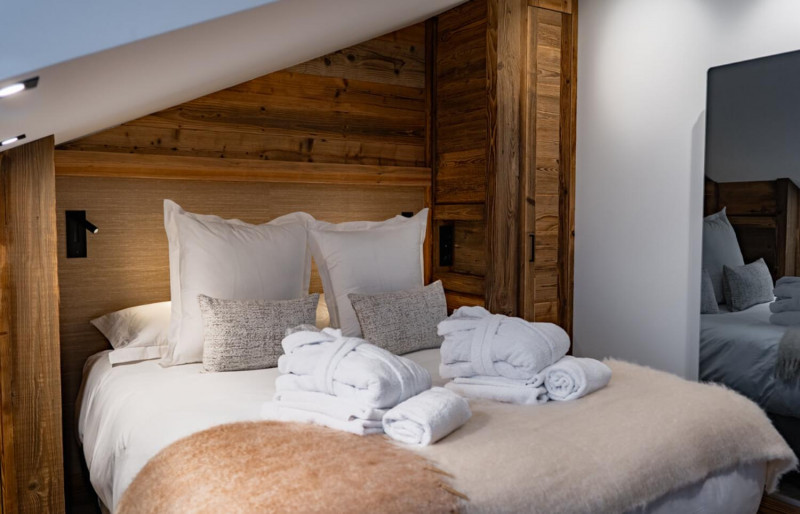 hotel-steamboat-courchevel-app-b16-8-1465020