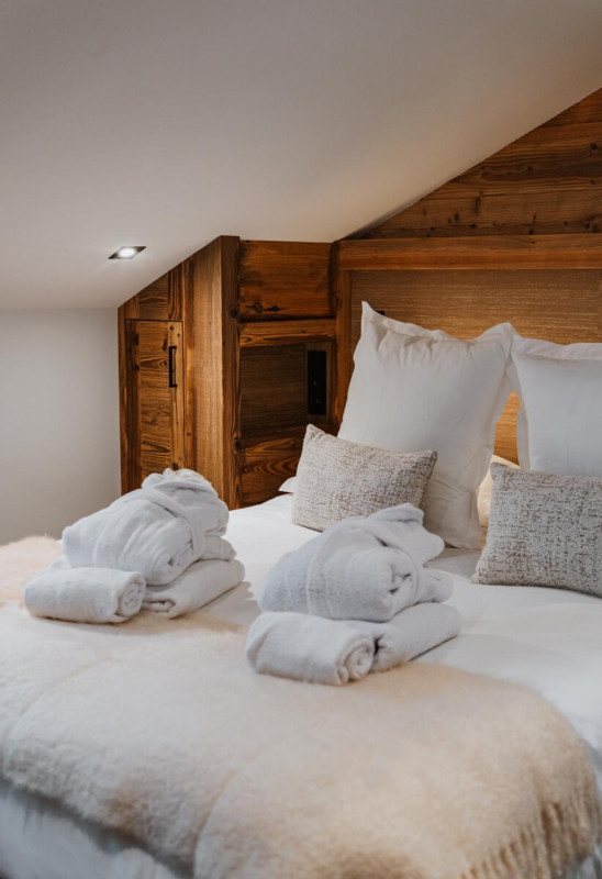 hotel-steamboat-courchevel-app-b16-9-1465021