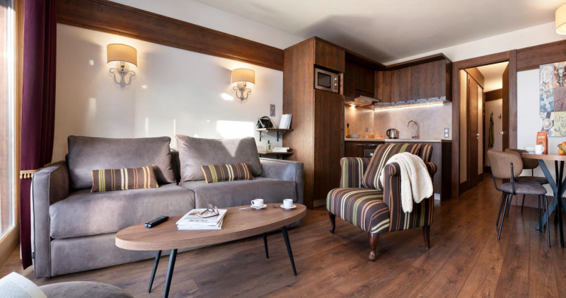 kashmir-3p4-no32-living-room-326065