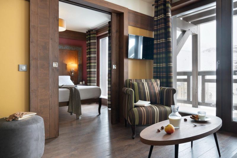 kashmir-3p4-view-no27-living-room-2-326068