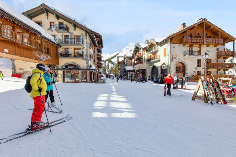 le-village-arc-1950-external-1-1015738