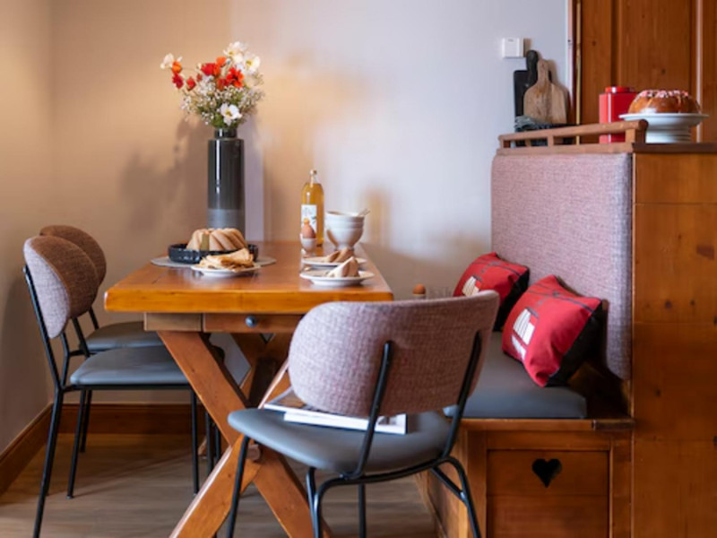 les-alpages-de-reberty-les-menuires-dining-area-1460256