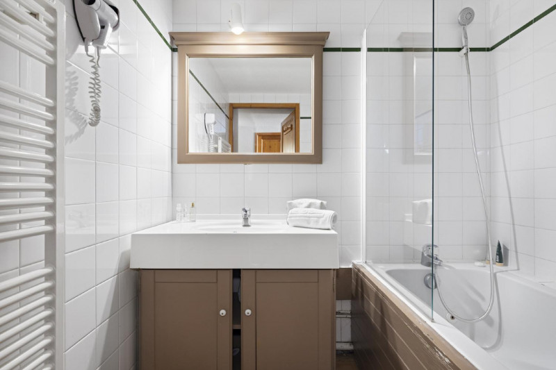 les-balcons-de-val-thorens-val-thorens-bathroom-306194