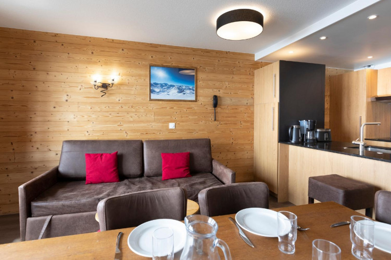 les-balcons-val-thorens-4-6-bed-living-306224