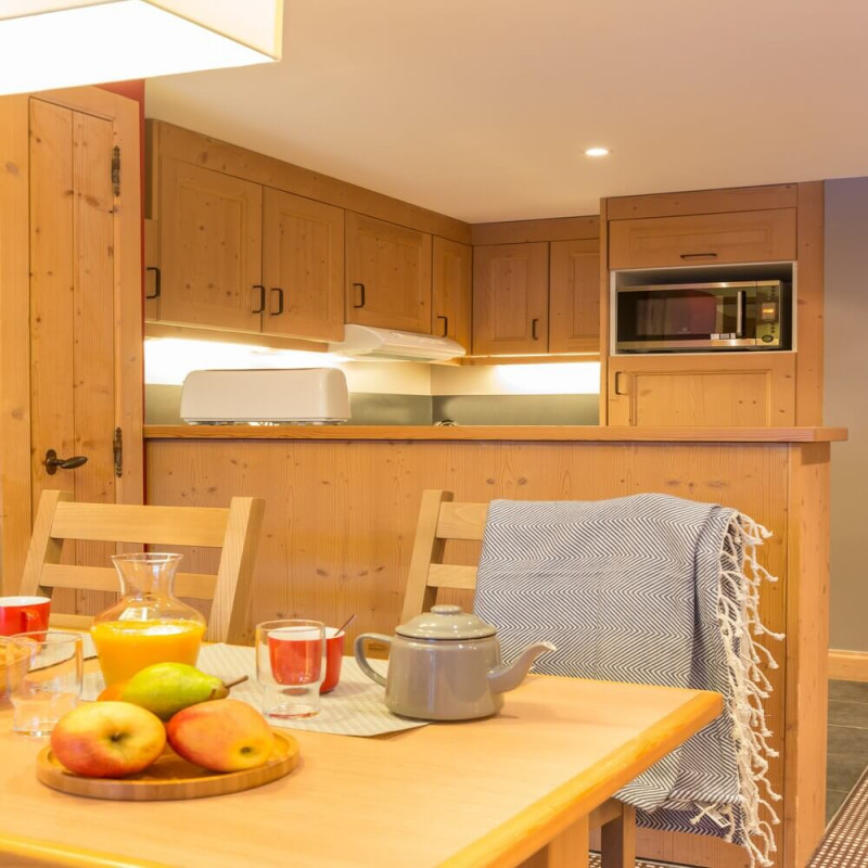 lescrets-m-ribel-dining-area-1460790