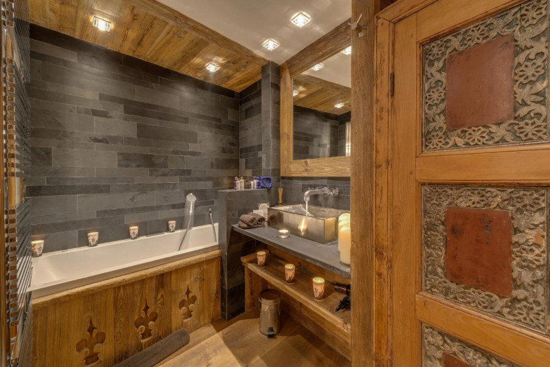 lhotse-bathroom-4-1466100 lhotse-bathroom-4-1466100