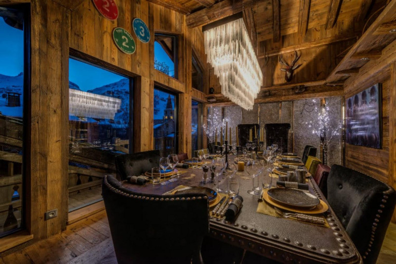 lhotse-dining-1466111 lhotse-dining-1466111
