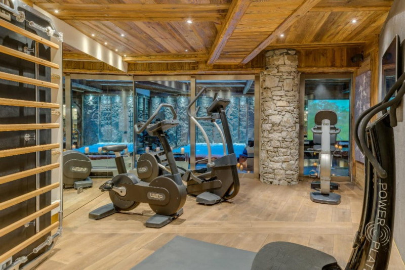 lhotse-gym-1466115 lhotse-gym-1466115