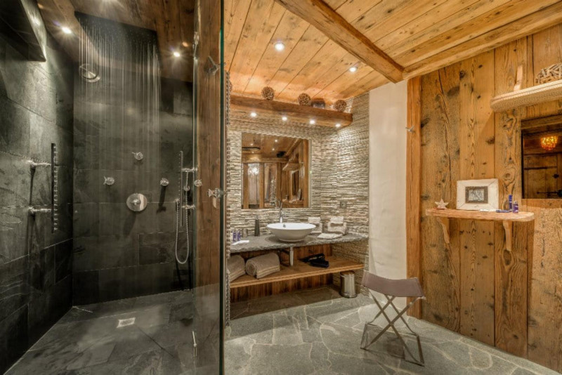 lhotse-master-ensuite-1466119 lhotse-master-ensuite-1466119
