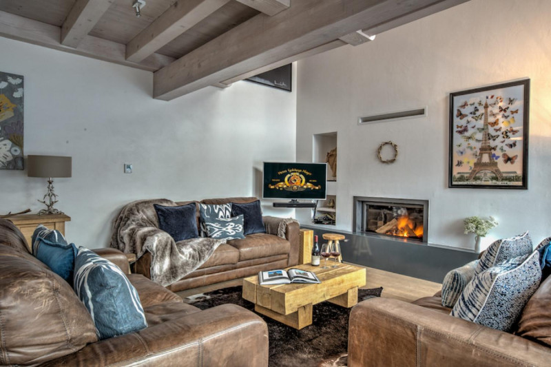 lounge-2025-01-07-170747-eknt-1449779