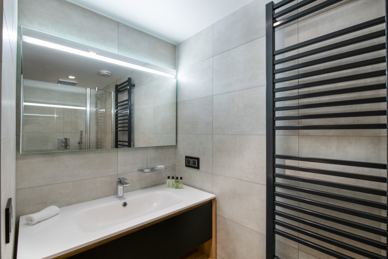 manali-lodge-dablam-dec19-08-761080